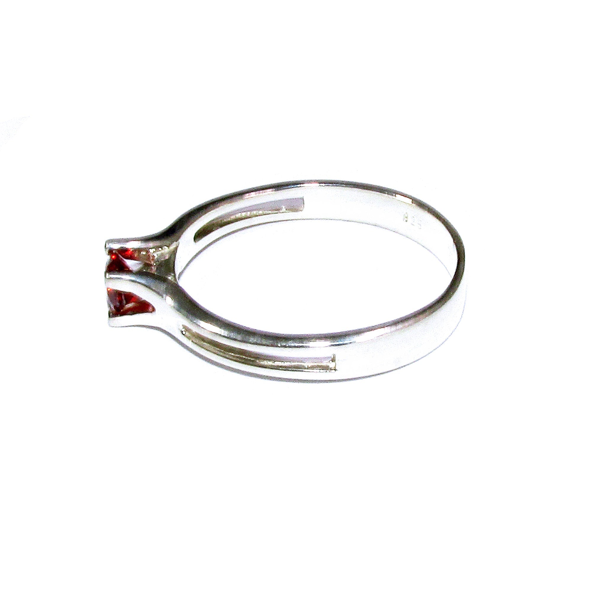 Garnet ring 925 sterling silver size 8, handmade ring, single copy, sterling silver, Garnet, 925 silver ring, gemstone, Gift ring, red ring