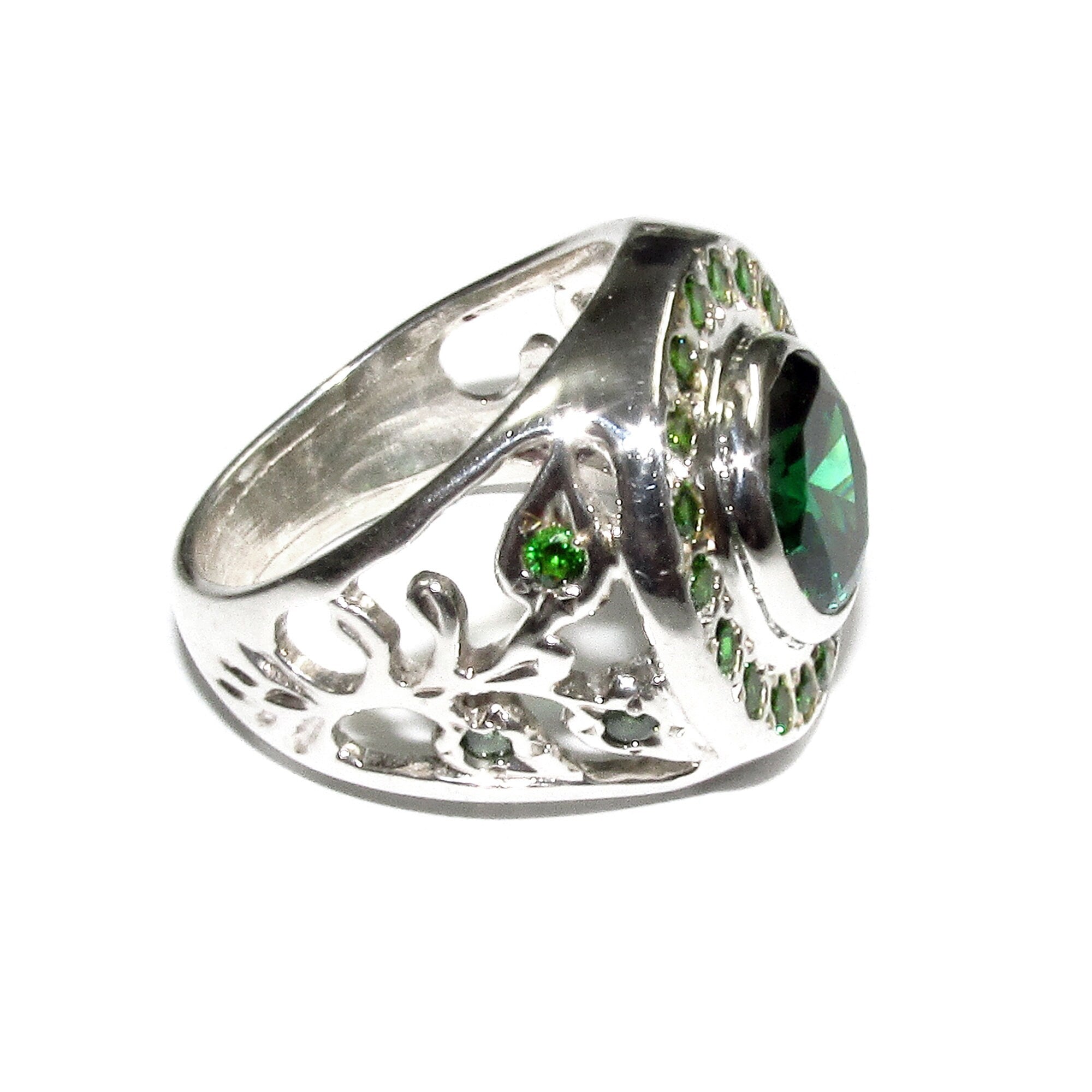 Statement Chrysoprase ring 925 sterling silver size 8, Handmade ring, single copy, 925 sterling silver, Natural Chrysoprase, Green gems