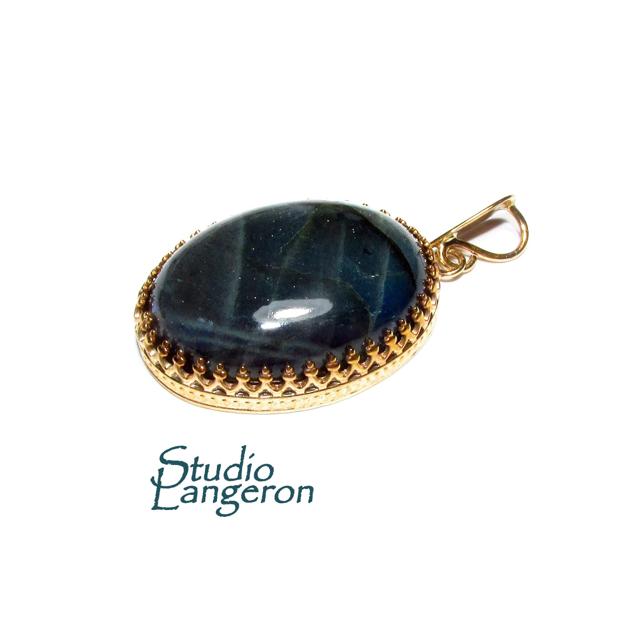 Labradorite pendant 14K Yellow gold filled size 2.6 cm, Handmade pendant, single copy, Natural Labradorite, Handmade pendant gold filled