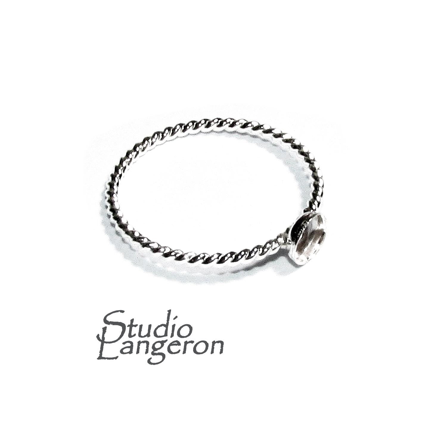 925 sterling silver twisted blank ring with bezel cup 5 mm size 4, 5, 6, 7, 8, 9, 10, 11, bezel cup, base ring, Jewelry making - 1 piece