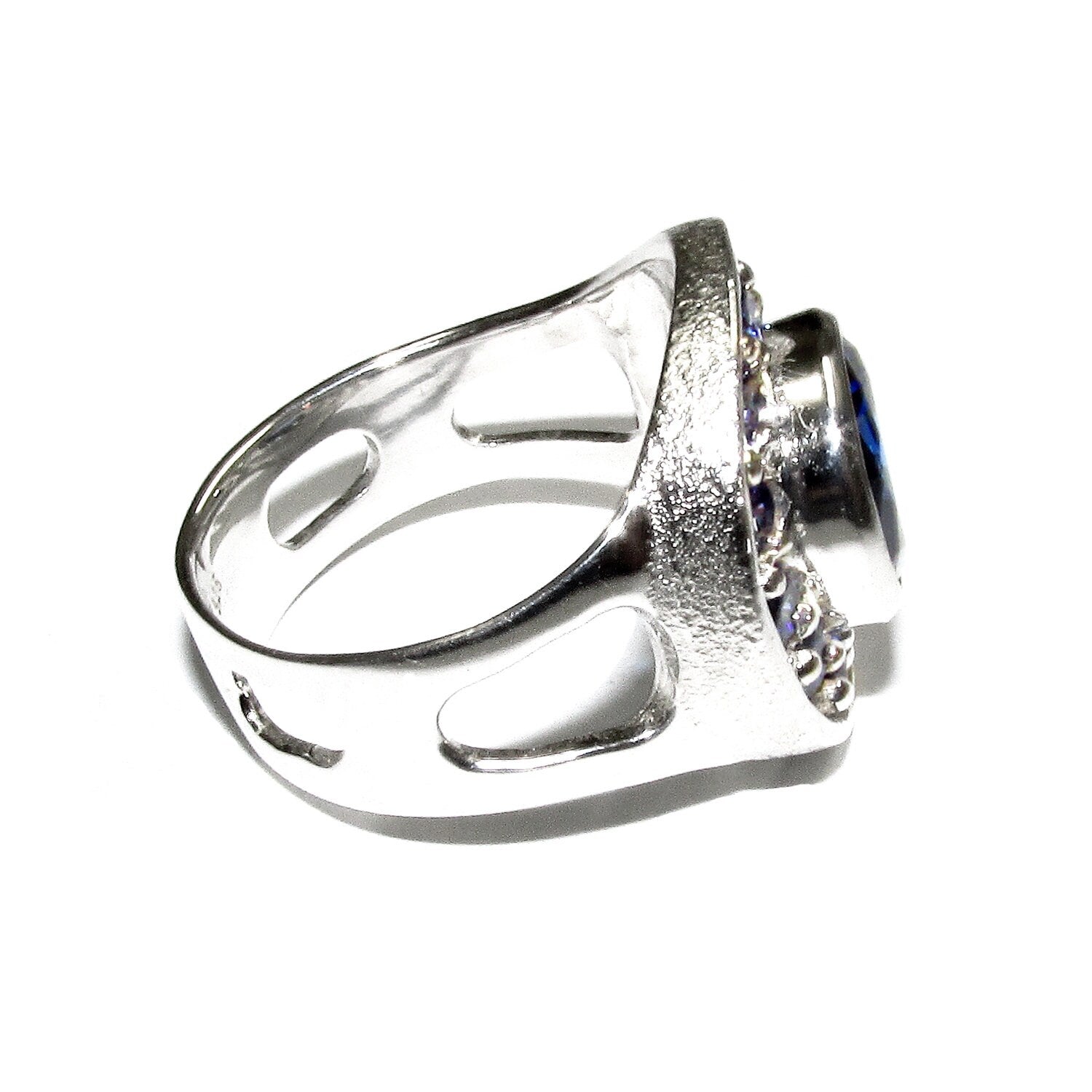 Statement Blue topaz ring 925 sterling silver size 8 1/2, handmade ring, single copy, silver ring, Blue topaz, gemstone, Blue ring