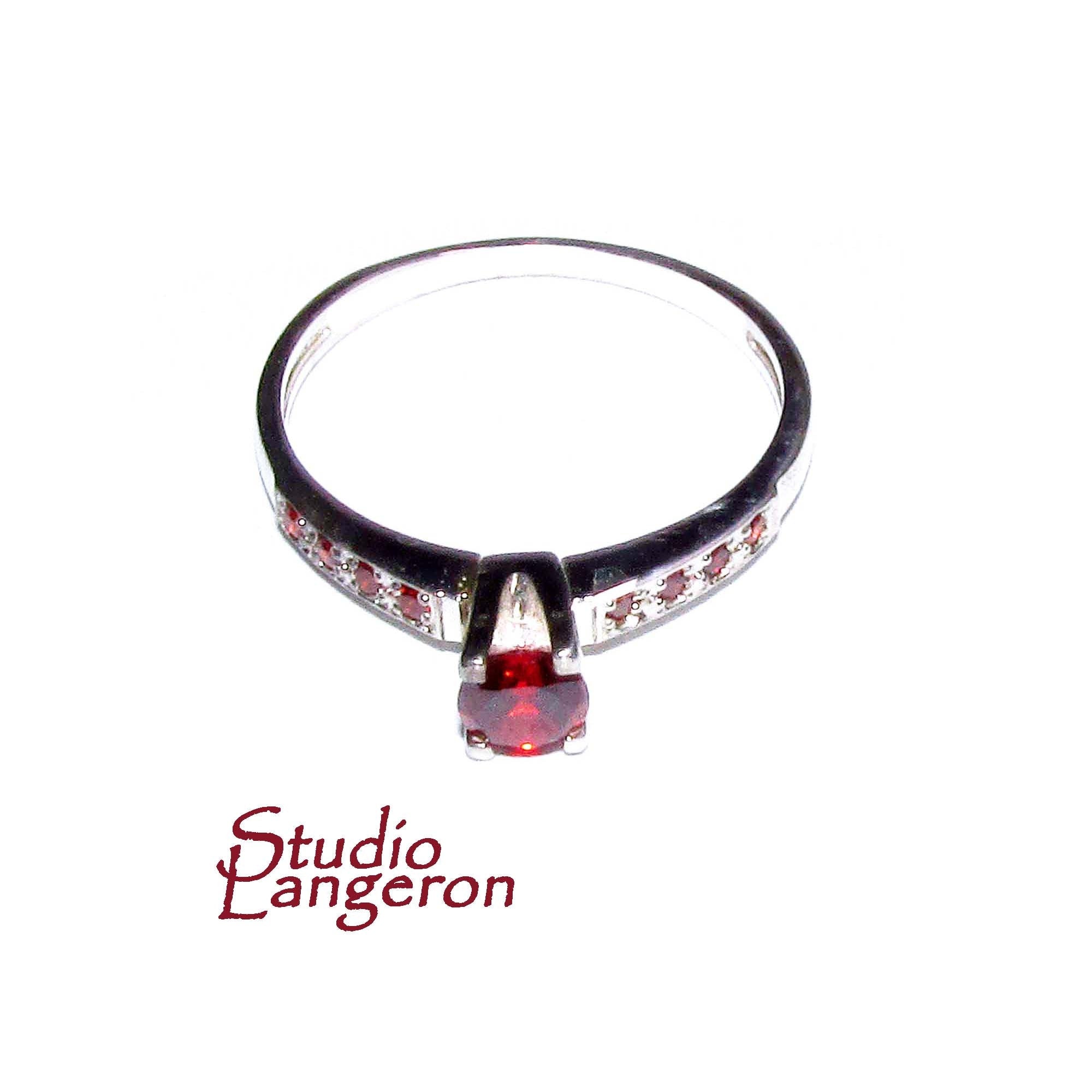 Garnet ring 925 sterling silver size 6, handmade ring, single copy, sterling silver, Garnet, 925 silver ring, gemstone, Gift ring