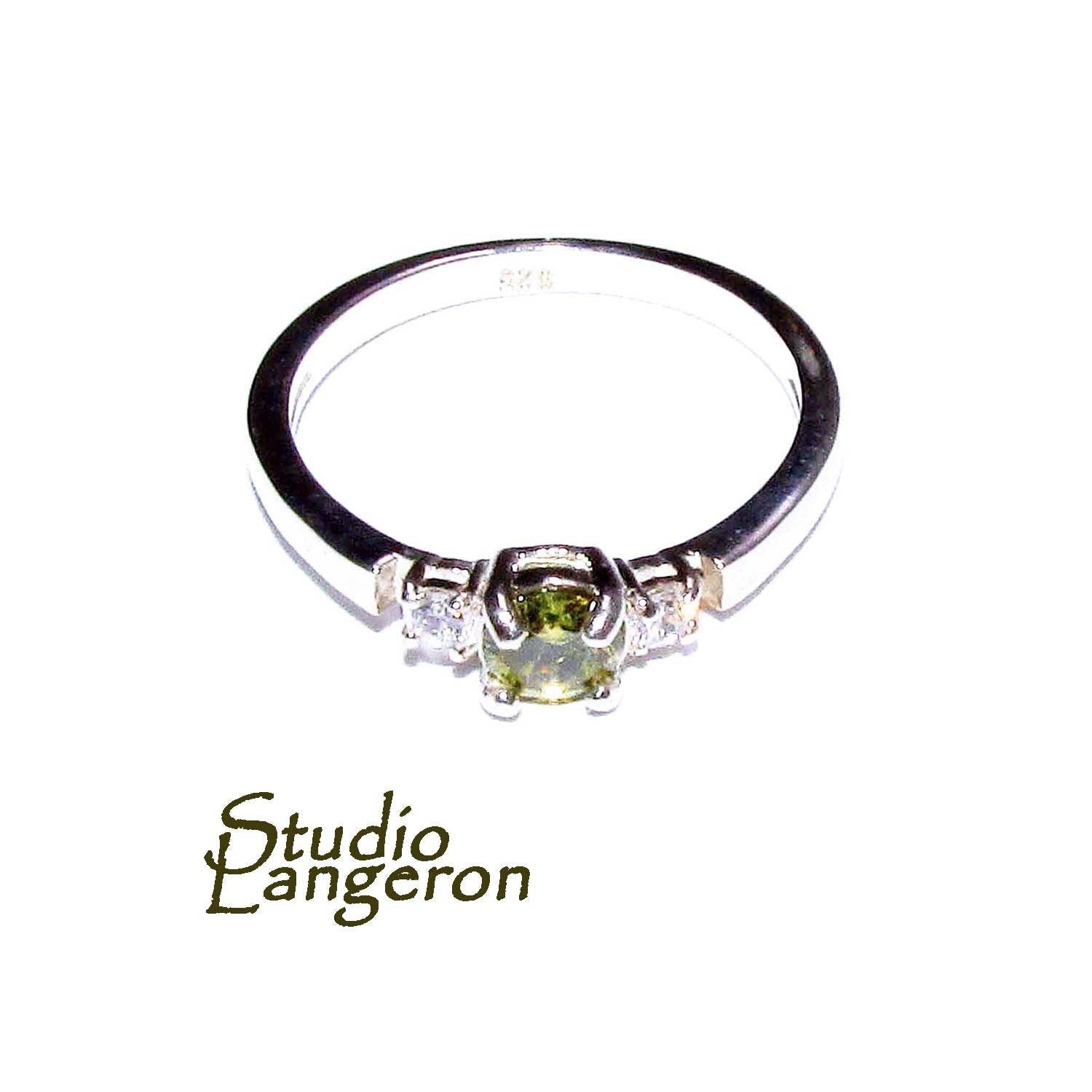 Peridot ring 925 sterling silver size 5, handmade ring, single copy, sterling silver, Peridot, 925 silver ring, gemstone, red ring