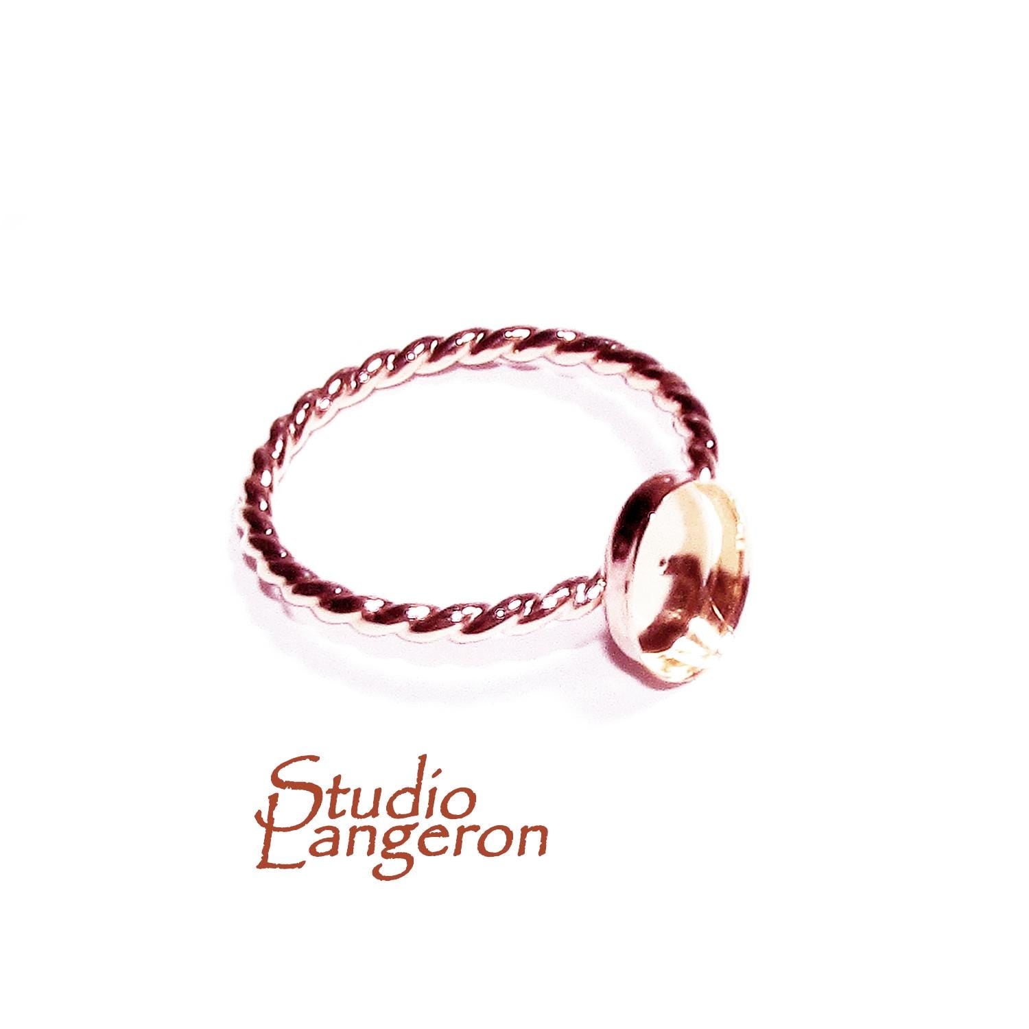14K Rose gold filled twisted blank ring with bezel cup 6x8mm size 4 - 11, Base ring, Bezel cup, Jewelry making, Rose gold filled - 1 piece