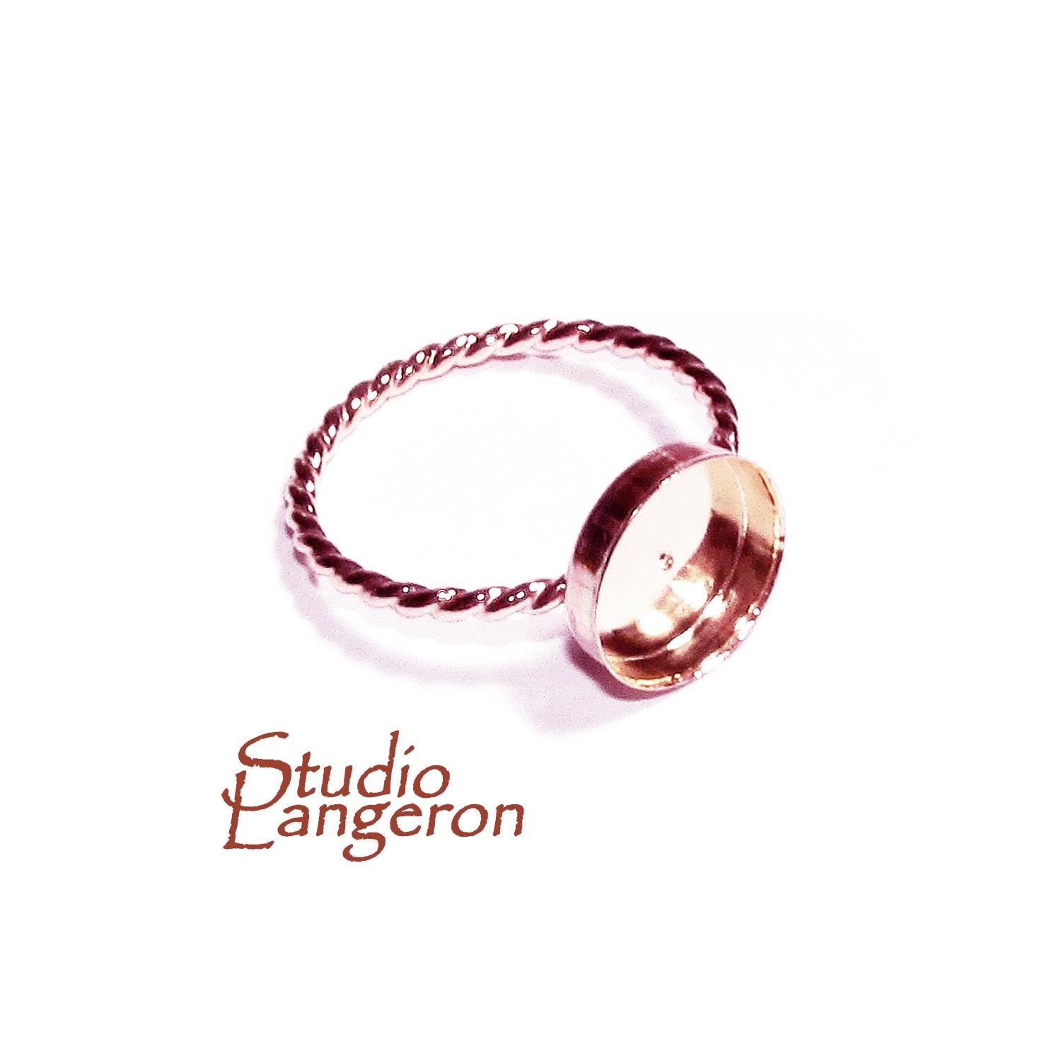 14K Rose gold filled twisted blank ring with bezel cup 10mm size 4 - 11, Jewelry making, Mounting ring, bezel cup - 1 piece
