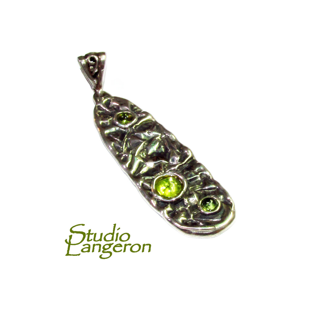 Peridot green pendant 925 sterling silver size 4.5x1.5 cm, 100% handmade, single copy, Natural Peridot, Handmade pendant, Green Gemstone