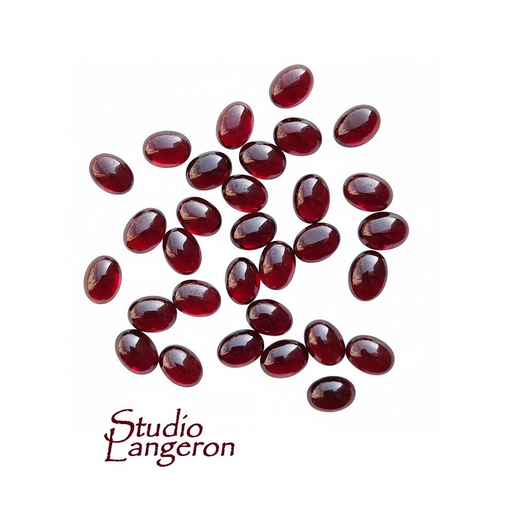 6x8 mm Garnet oval Cabochon Natural Gemstone Calibrated Size, Garnet Gemstone, Natural gemstone, Garnet cabochon, Jewelry making - 1 piece