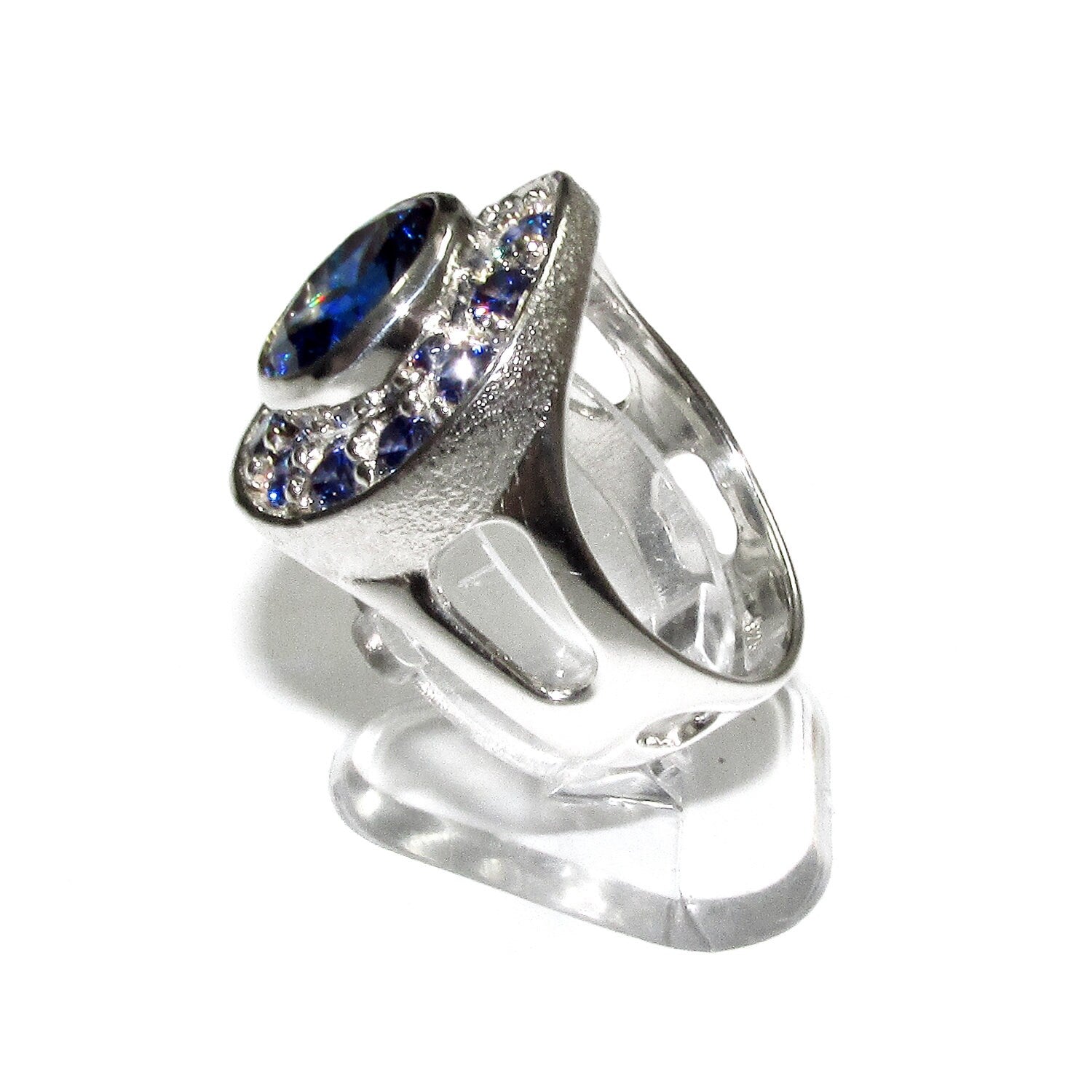 Statement Blue topaz ring 925 sterling silver size 8 1/2, handmade ring, single copy, silver ring, Blue topaz, gemstone, Blue ring